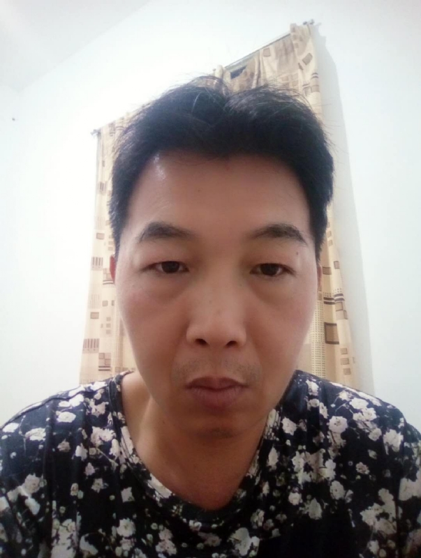 繁华哀伤的第一张照片--周宁相亲网