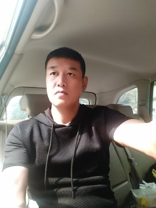 深爱的疯子的第一张照片--周宁相亲网