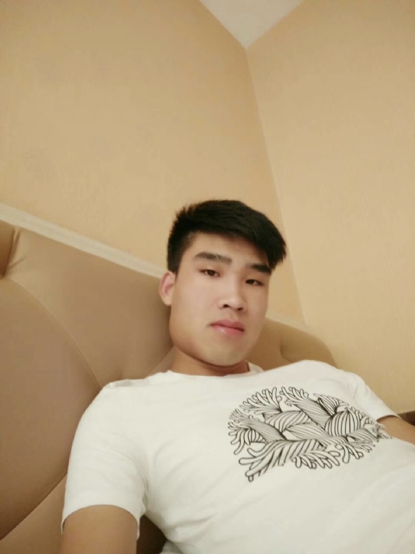 谁不曾孤单上路的第一张照片--周宁相亲网