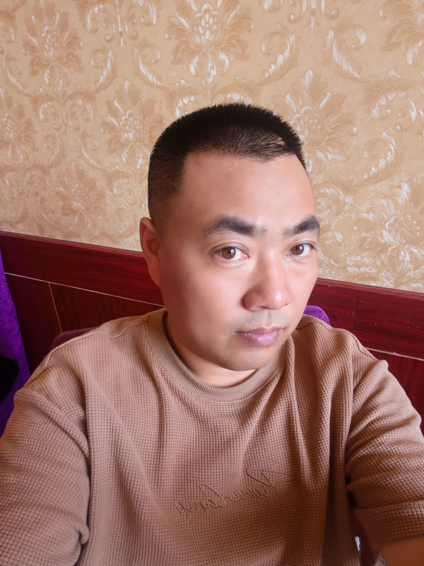 擦亮眼睛向前看的第一张照片--周宁相亲网