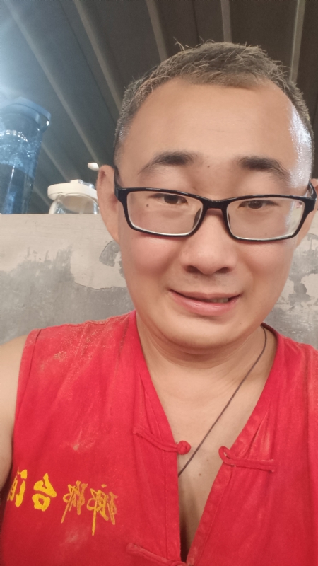 黑黑一笑的第二张照片--周宁相亲网