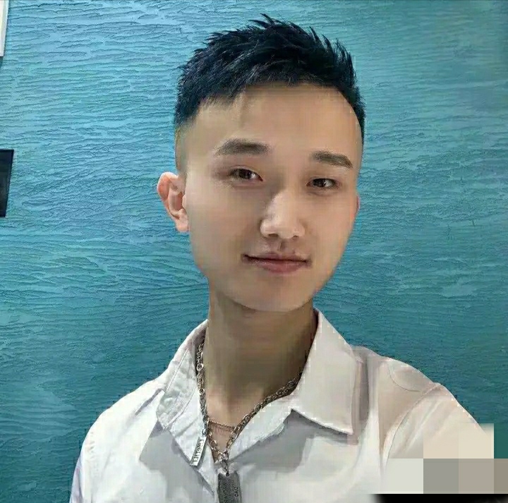 小哥哥的第一张照片--周宁相亲网